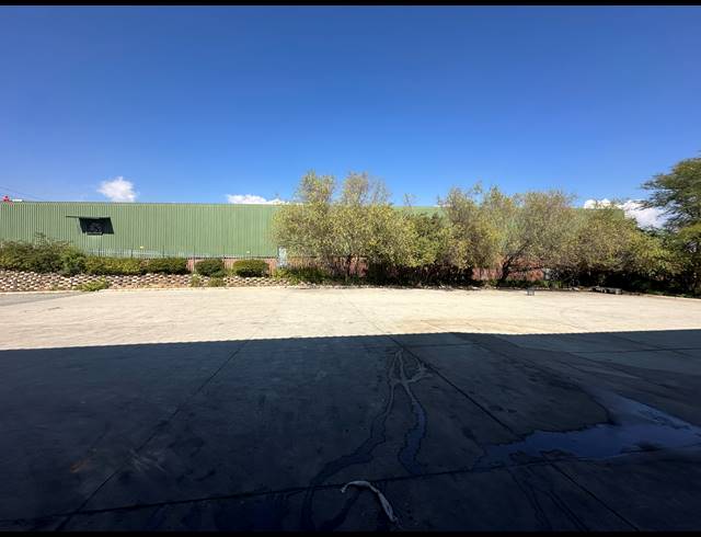 8,500M² WAREHOUSE FOR SALE IN LINBRO PARK